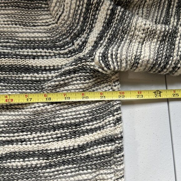 J. Jill Women’s Sz LPetite Gray &Wt Long Cardigan Sweater Knit Safety Pin Brooch - Picture 3 of 6